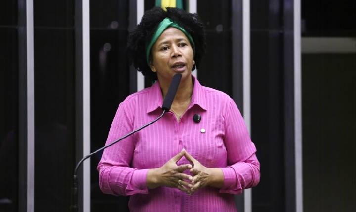 Comissão aprova proibição do uso de constelação familiar no Judiciário