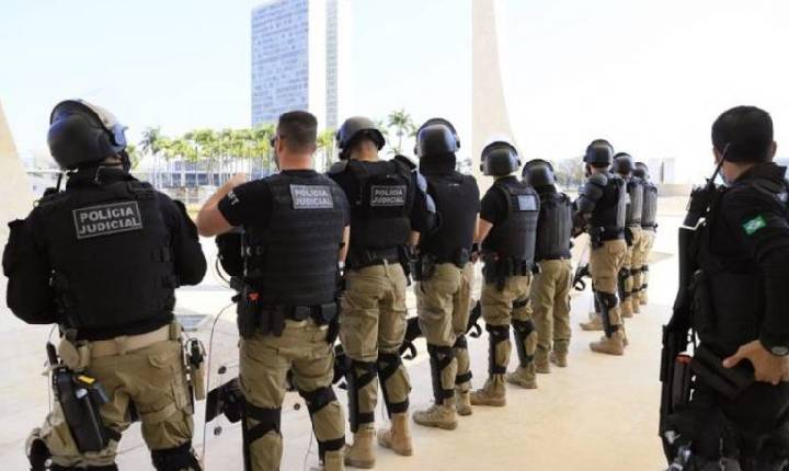 Nova lei reorganiza a carreira da polícia do Poder Judiciário