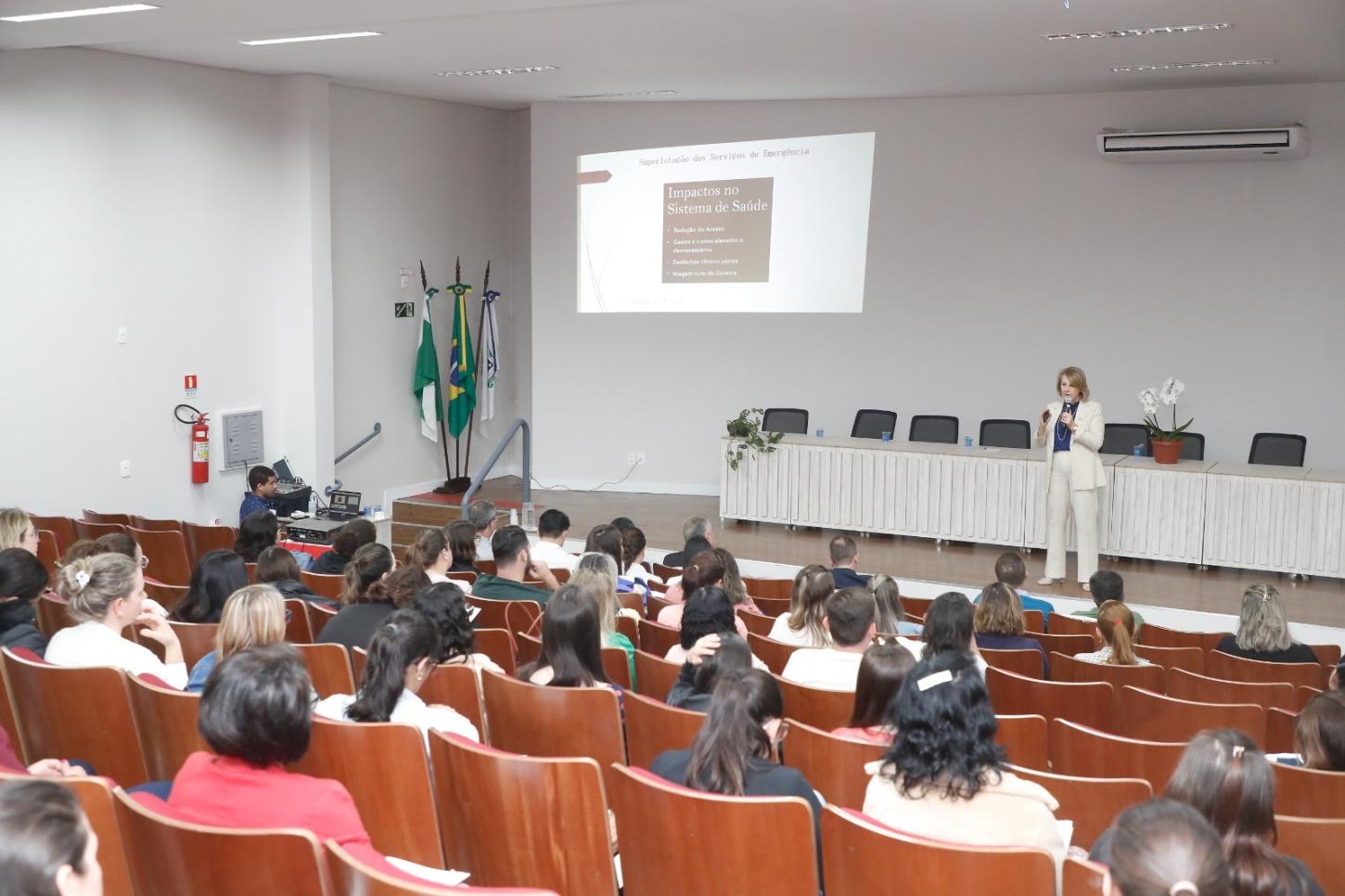 Simpósio discute desafios e práticas na organização de urgências e emergências