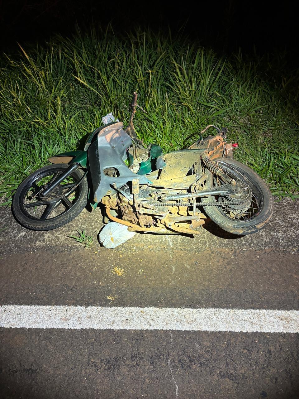 Jovem morre em colisão traseira na PR-484