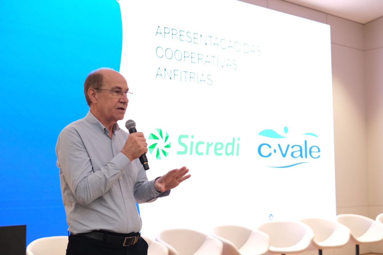 Palotina recebe apresentação de investimentos do Governo do Estado em encontro de cooperativas