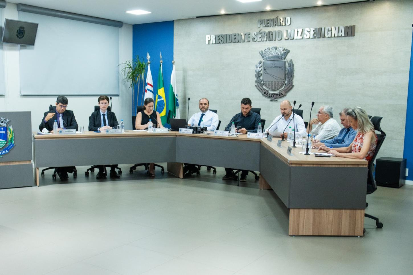 Câmara Municipal aprova novos cargos na área de saúde em sessão extraordinária