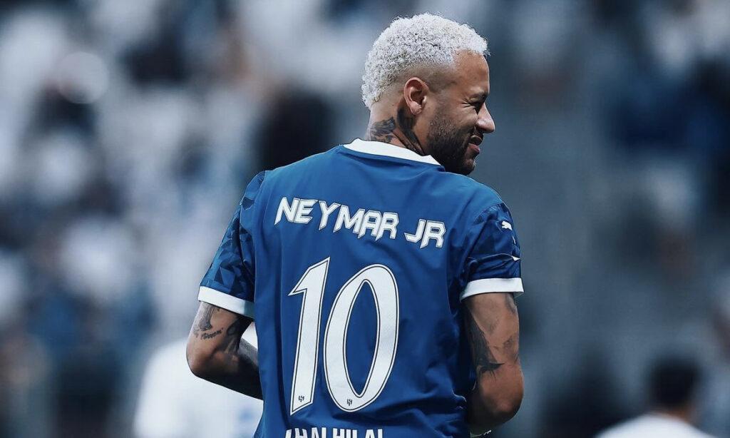 Neymar retorna ao Santos após 12 anos