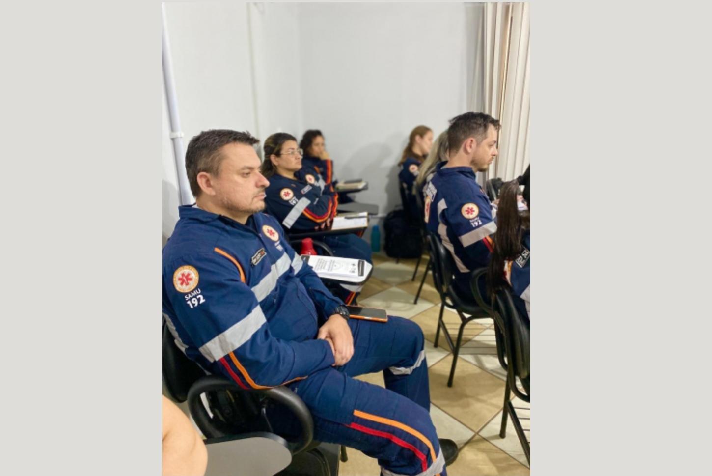 Enfermeiros da Central de Regulação participam de formação inédita sobre atuação em urgências
