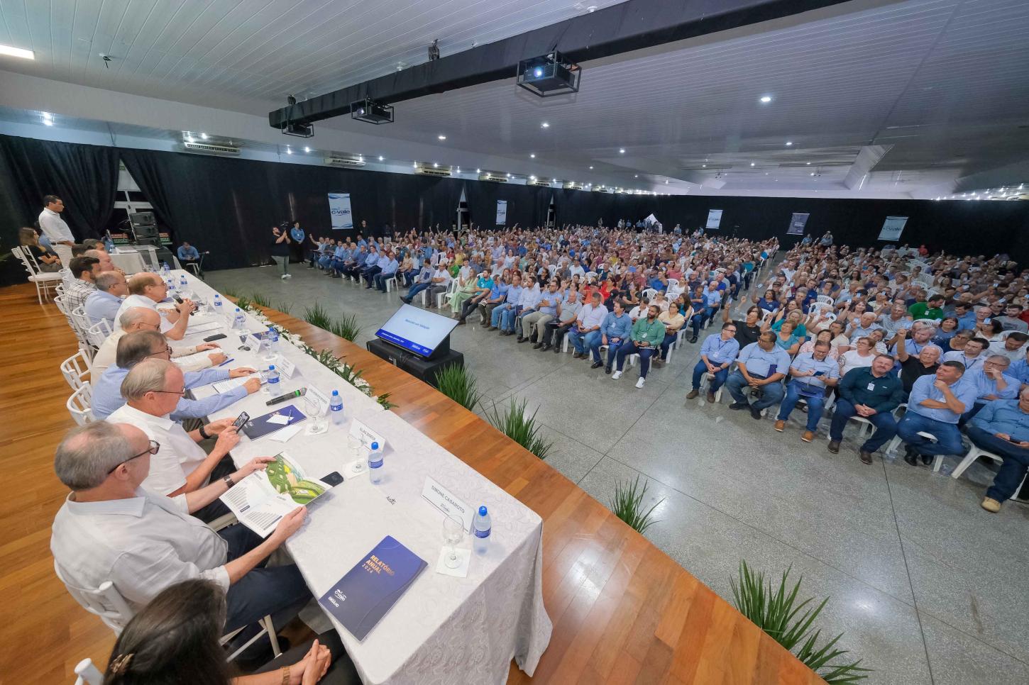 Assembleia da C.Vale reuniu 800 associados e convidados na Asfuca de Palotina