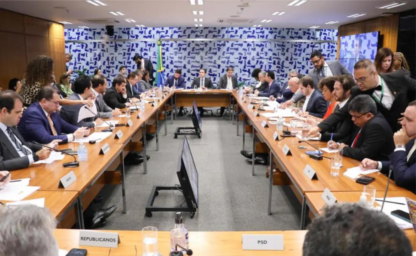 Líderes partidários definem novo procedimento na Câmara