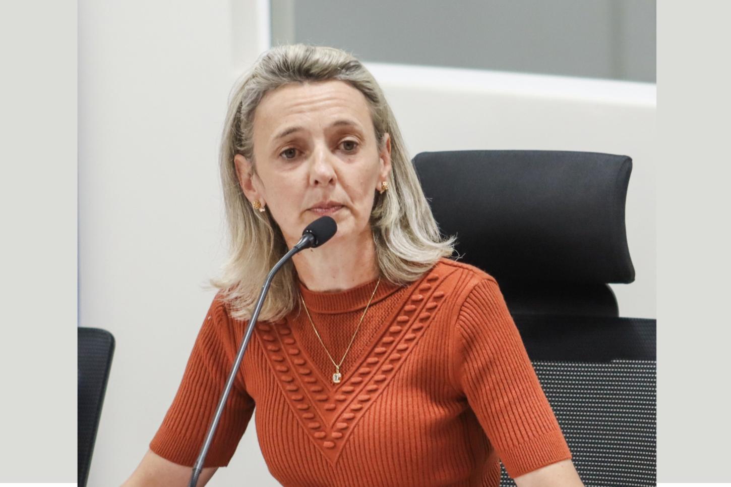 Nissandra solicita informações sobre atendimento educacional em Palotina