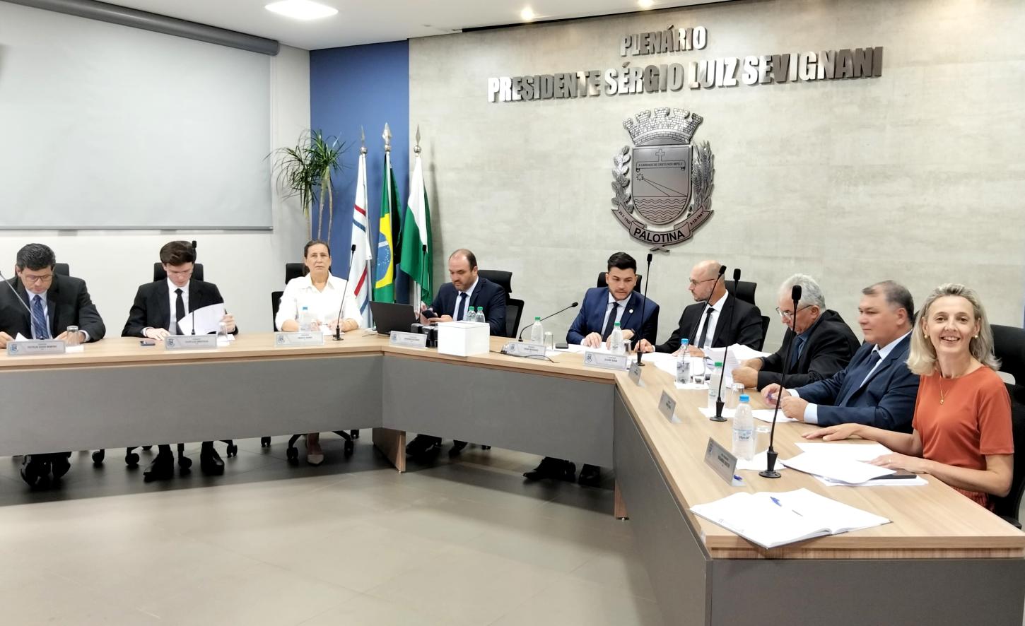 Vereadores de Palotina aprovam reajuste salarial para servidores