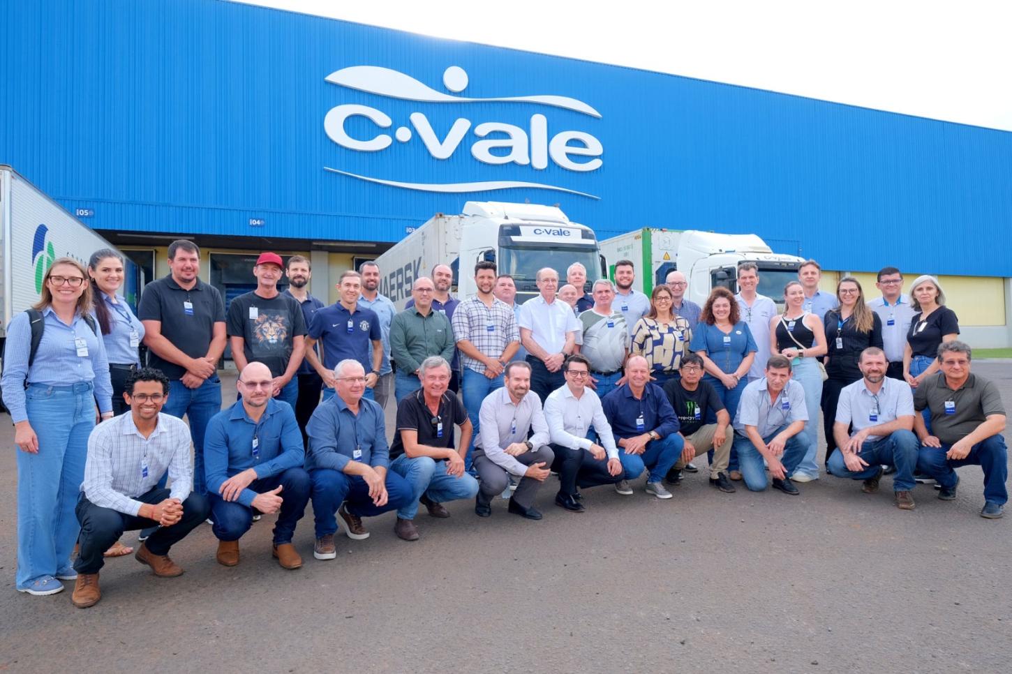 Lideranças municipais realizam visita técnica ao Complexo Agroindustrial da C.Vale