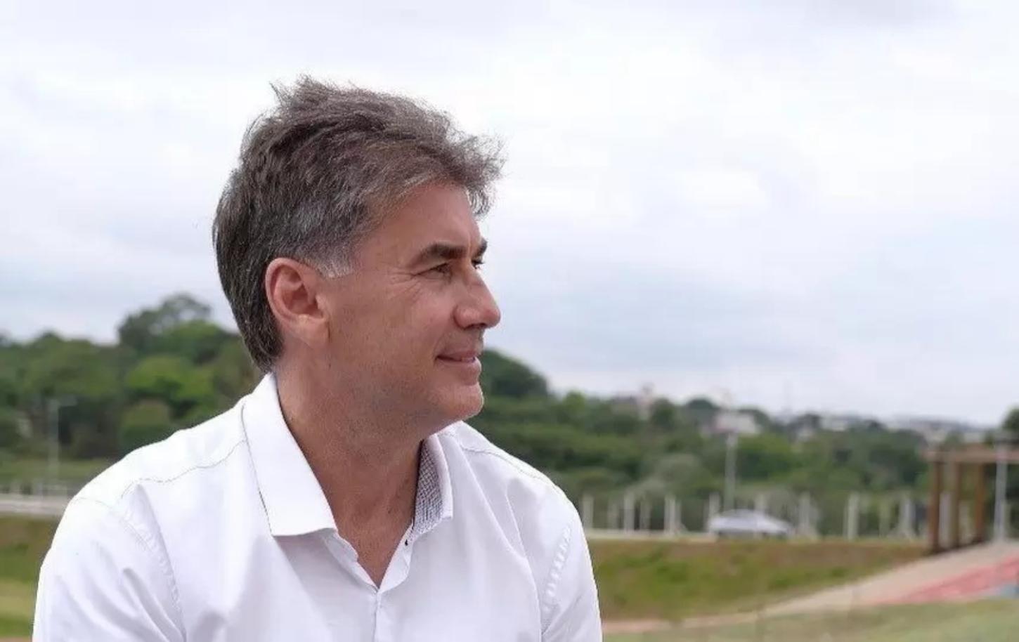 Paranhos reverte condenação por improbidade e abre caminho para assumir secretaria de Ratinho