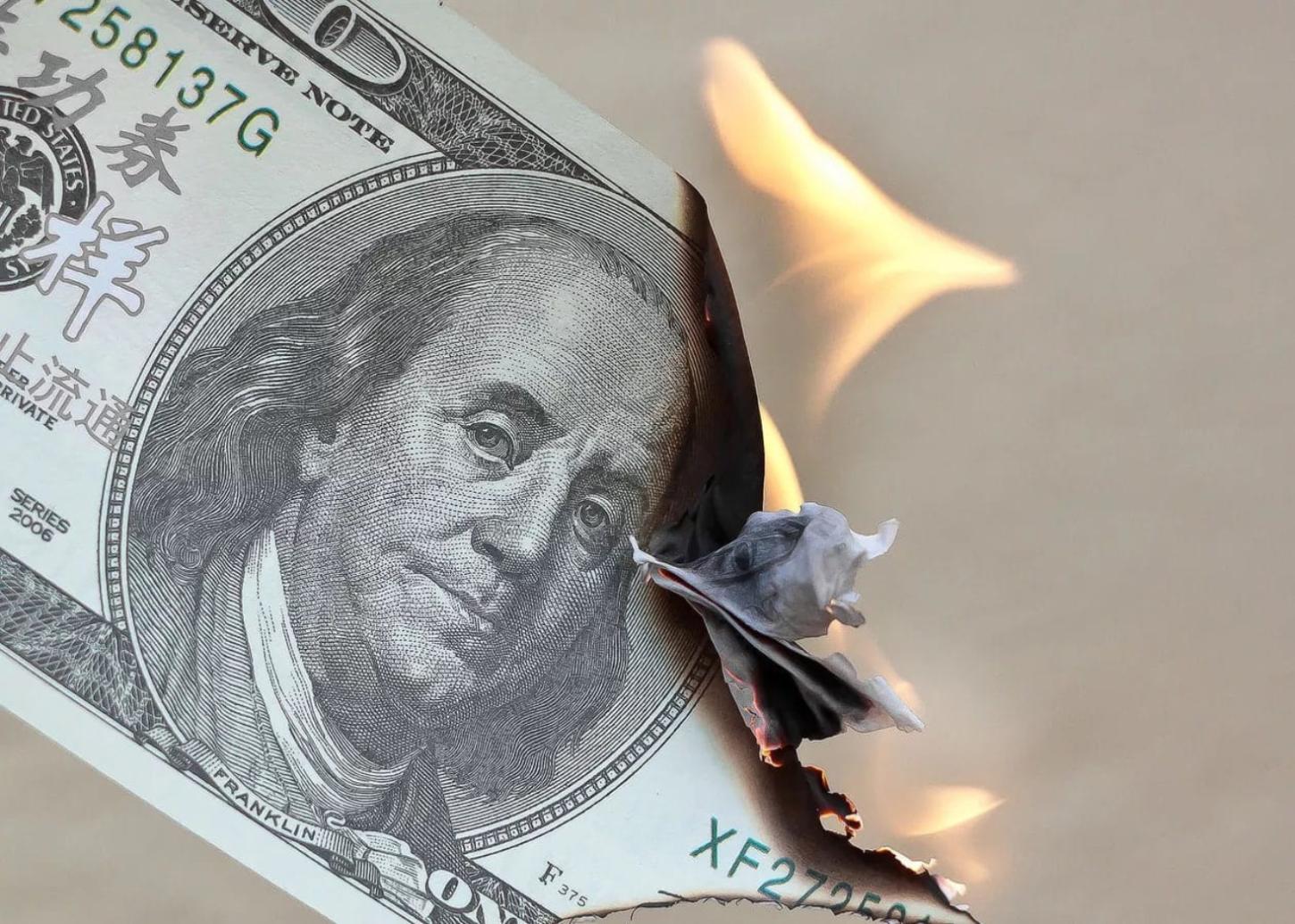 Dólar perde status de “porto seguro” e enfrenta visão pessimista, diz HSBC