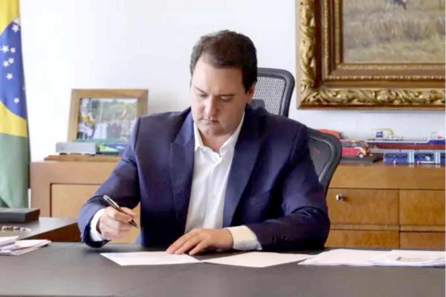 Governo oficializa mudança na Seju e Detran; próximo alvo é o Tecpar