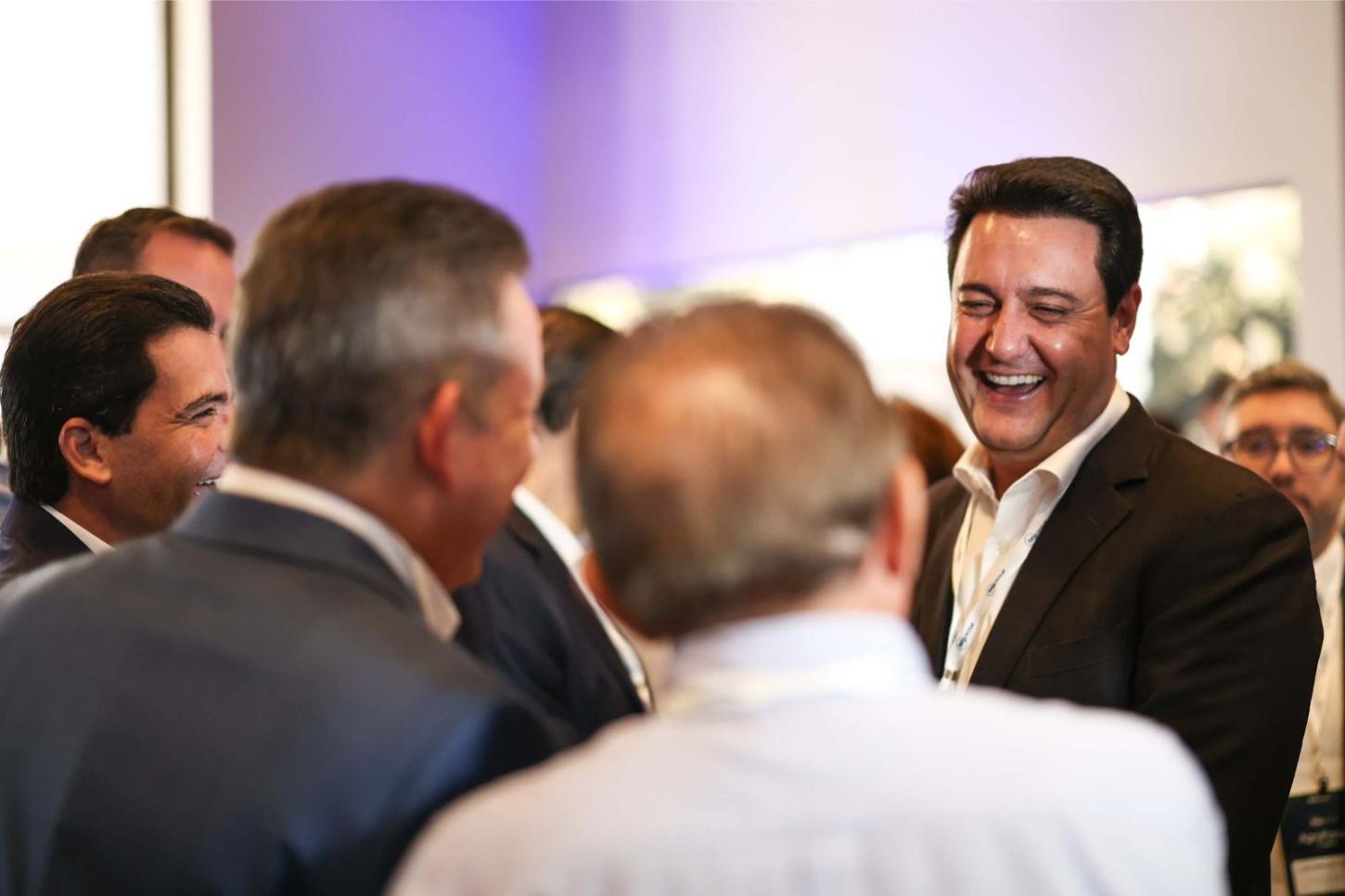 Ratinho Junior mantém aprovação acima de 80% entre os paranaenses