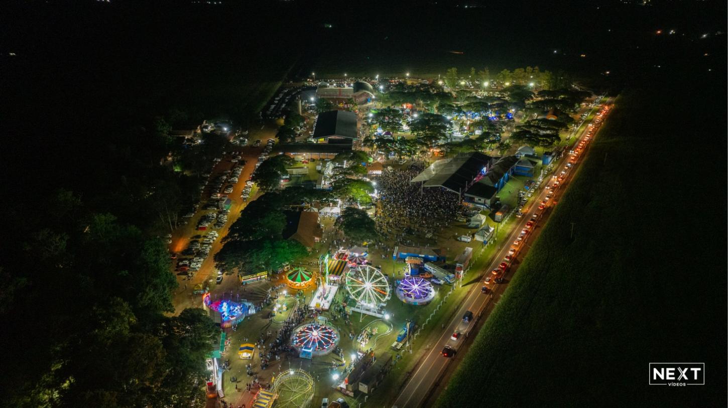 Sábado histórico na Expo Palotina 2025: show do grupo Traia Véia reúne multidão e emociona público