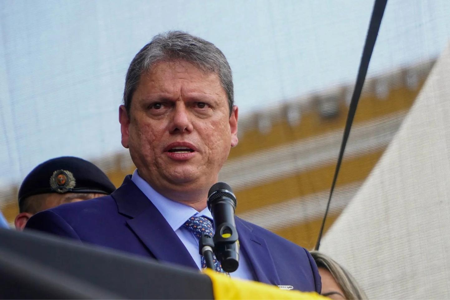 Tarcísio critica governo Lula e defende frente ampla de direita para 2026