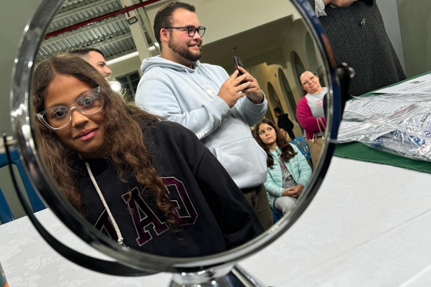 Programa Bons Olhos já entregou mais de 1.300 óculos a estudantes do Paraná