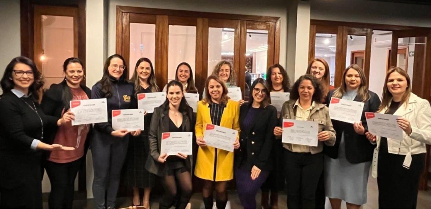 Sicredi forma primeira turma do Programa Mulher Empreendedora