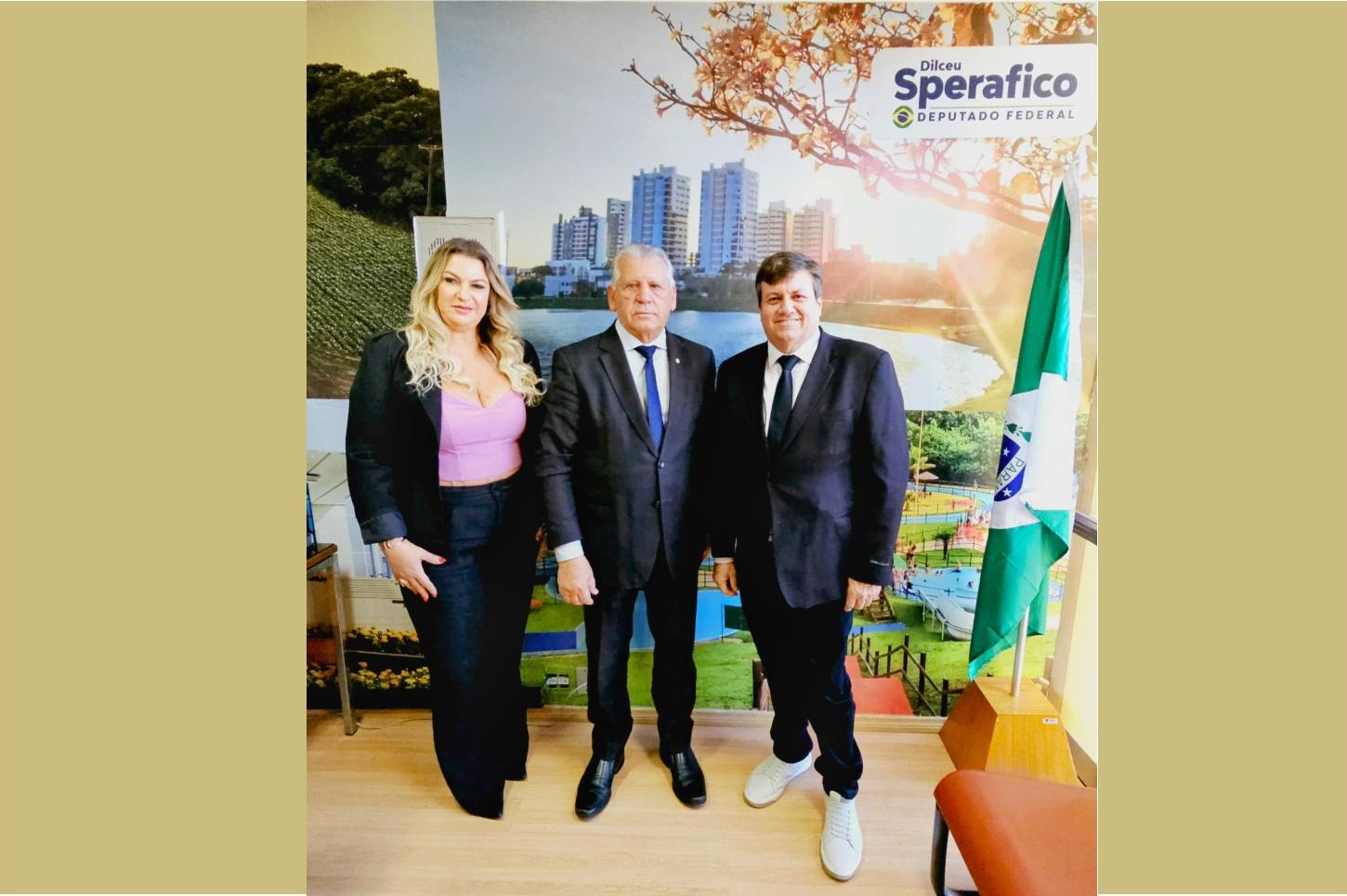 Sperafico recebe lideranças e reforça apoio aos municípios