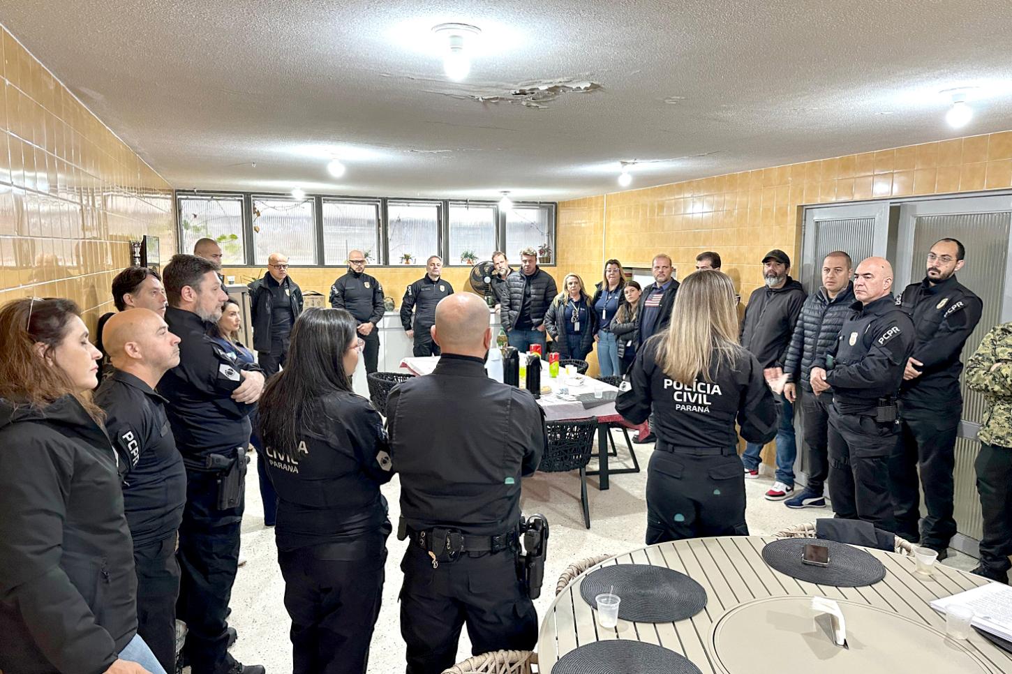 Polícia Civil cumpre mandados em emplacadoras suspeitas de fraude