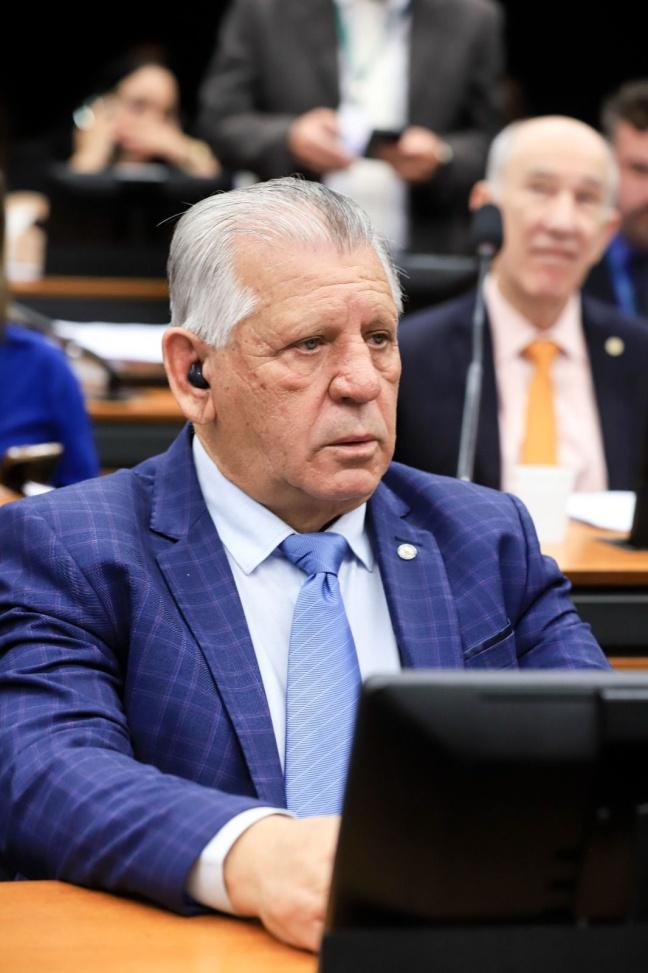 Sperafico comemora avanço de projeto que amplia isenção do Imposto de Renda