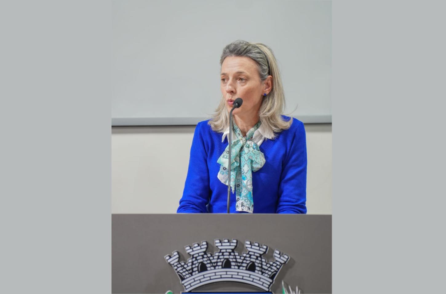 Nissandra alerta para situação da saúde e lembra da matéria da “farra de horas extras” em Palotina