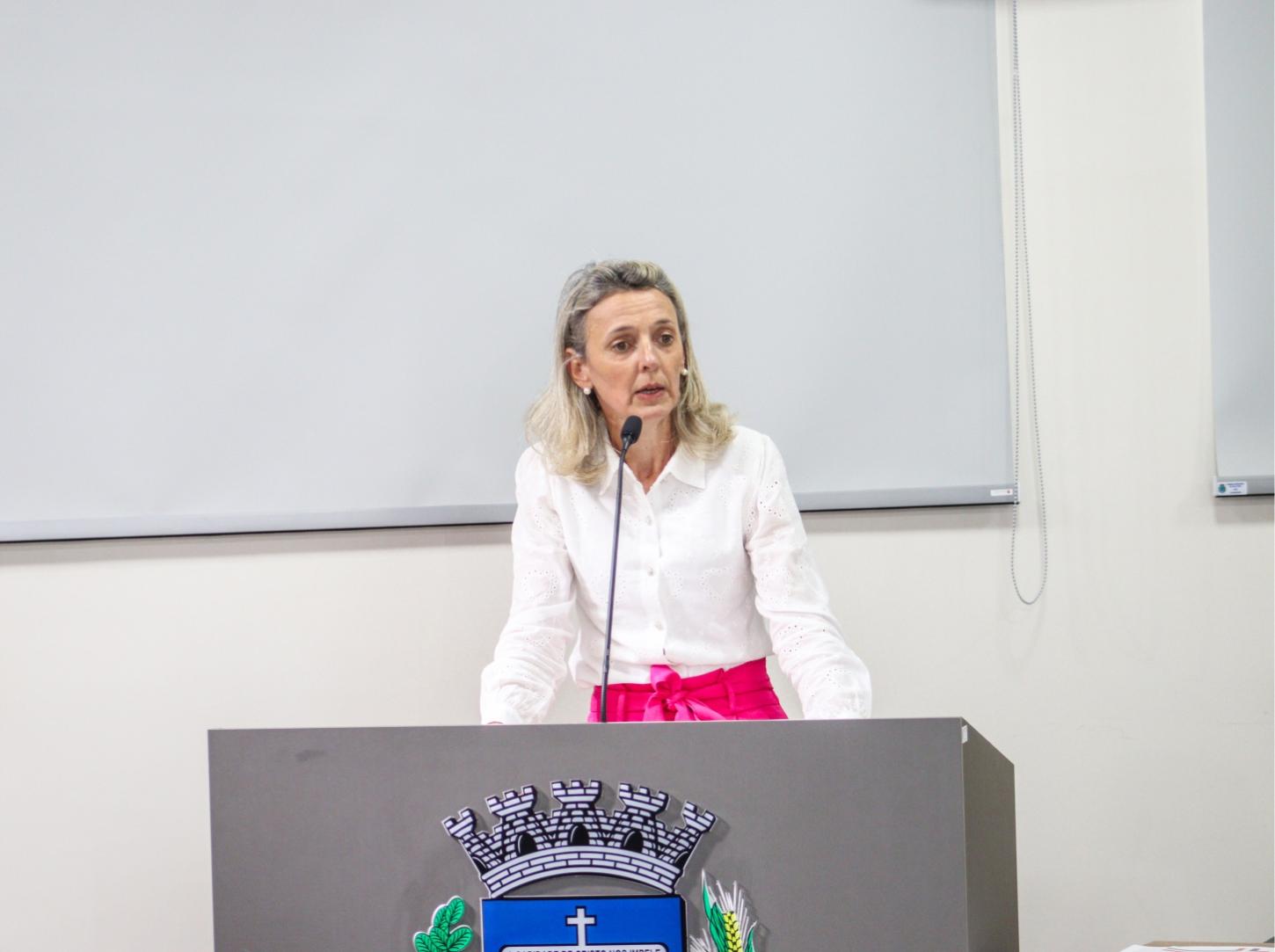 Nissandra destaca requerimentos e a ouvidoria em sessão da Câmara