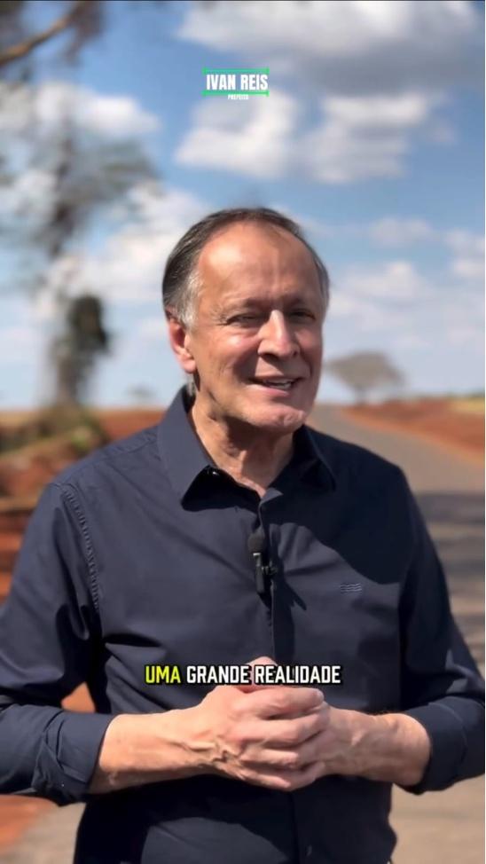 Prefeito Ivan Reis comemora a conclusão de pavimentação asfáltica no interior