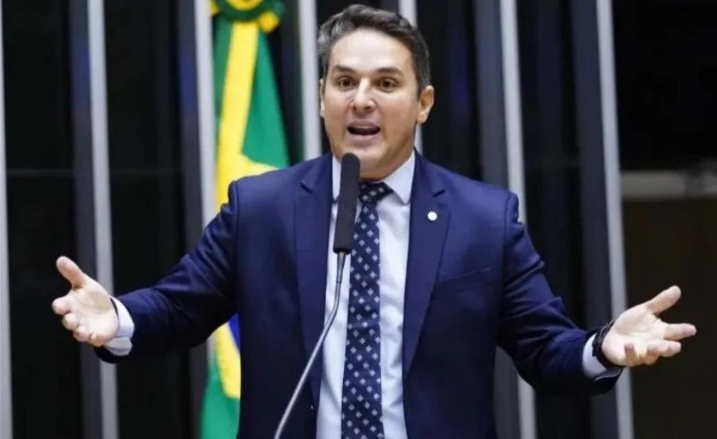 Projeto de Zucco ameaça liberdade de expressão e impõe censura a artistas