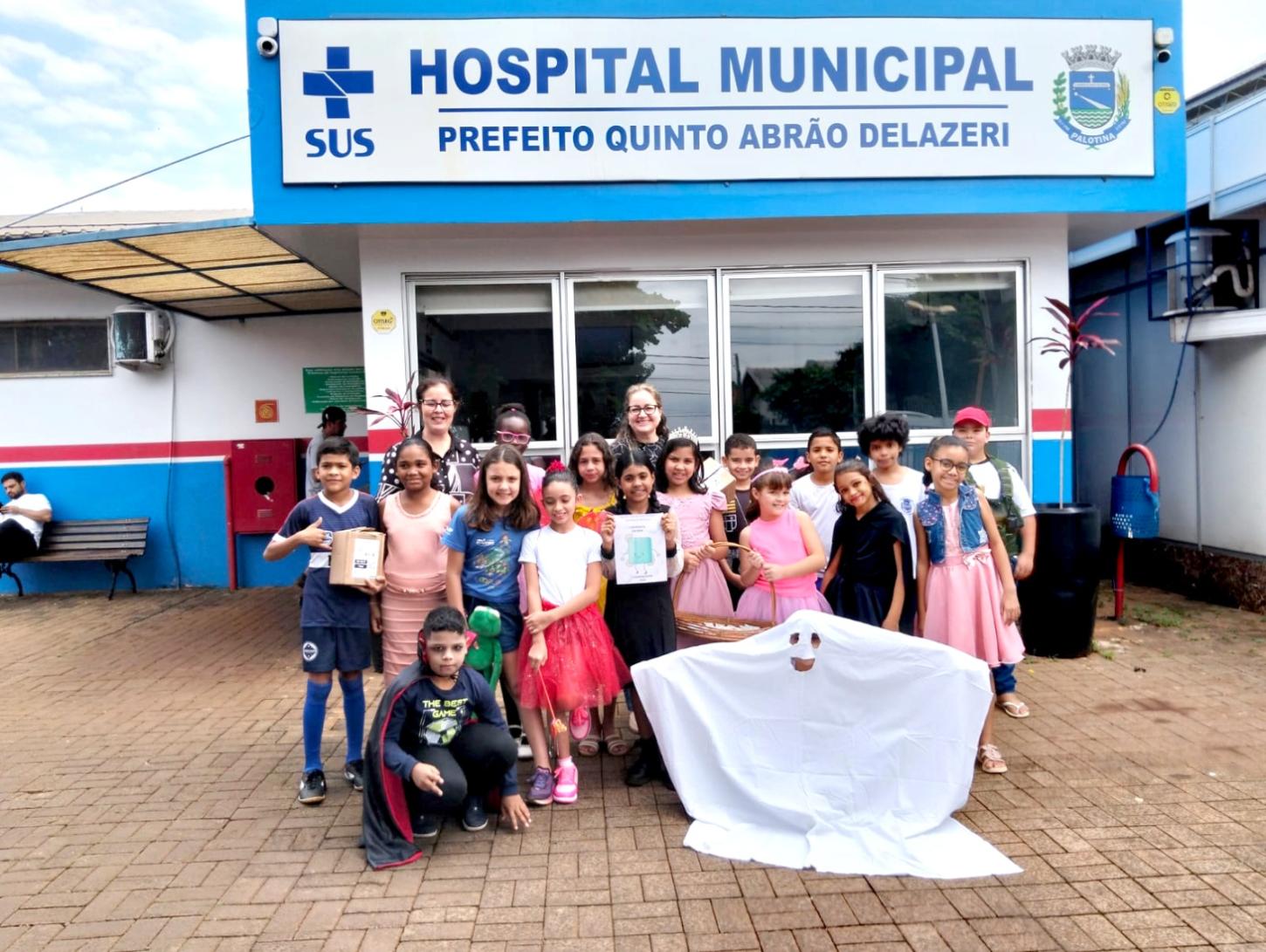 Alunos da Escola Padre Vitorino Roggia doam sabonetes ao Hospital Municipal