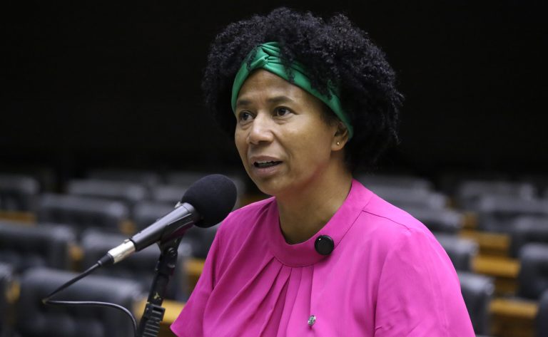 Comissão aprova prioridade para pessoas com deficiência em vagas nas escolas