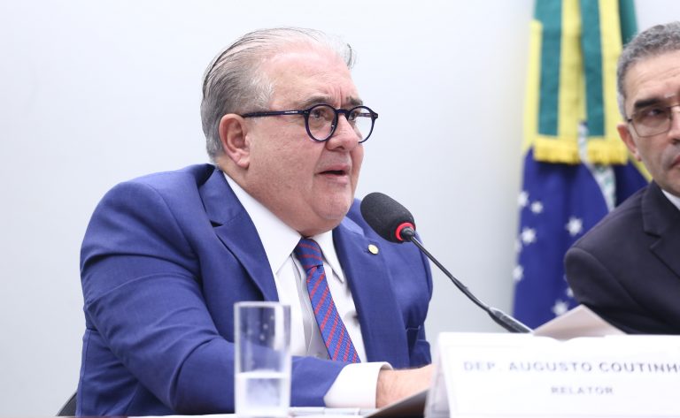 Comissão debate regulamentação do trabalho por aplicativo