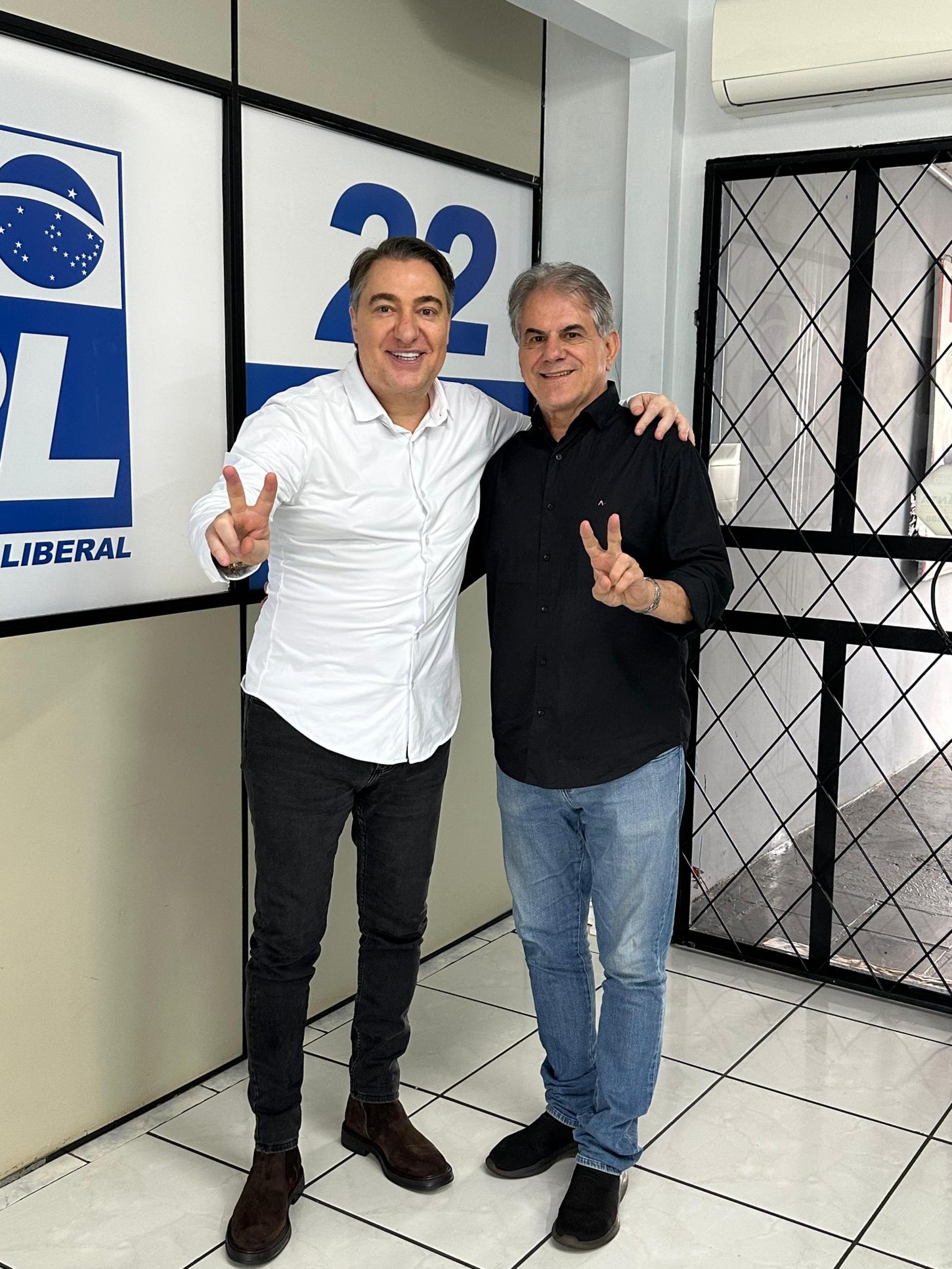 Luiz Ernesto se reúne com Giacobo para tratar de pré-candidatura a deputado estadual