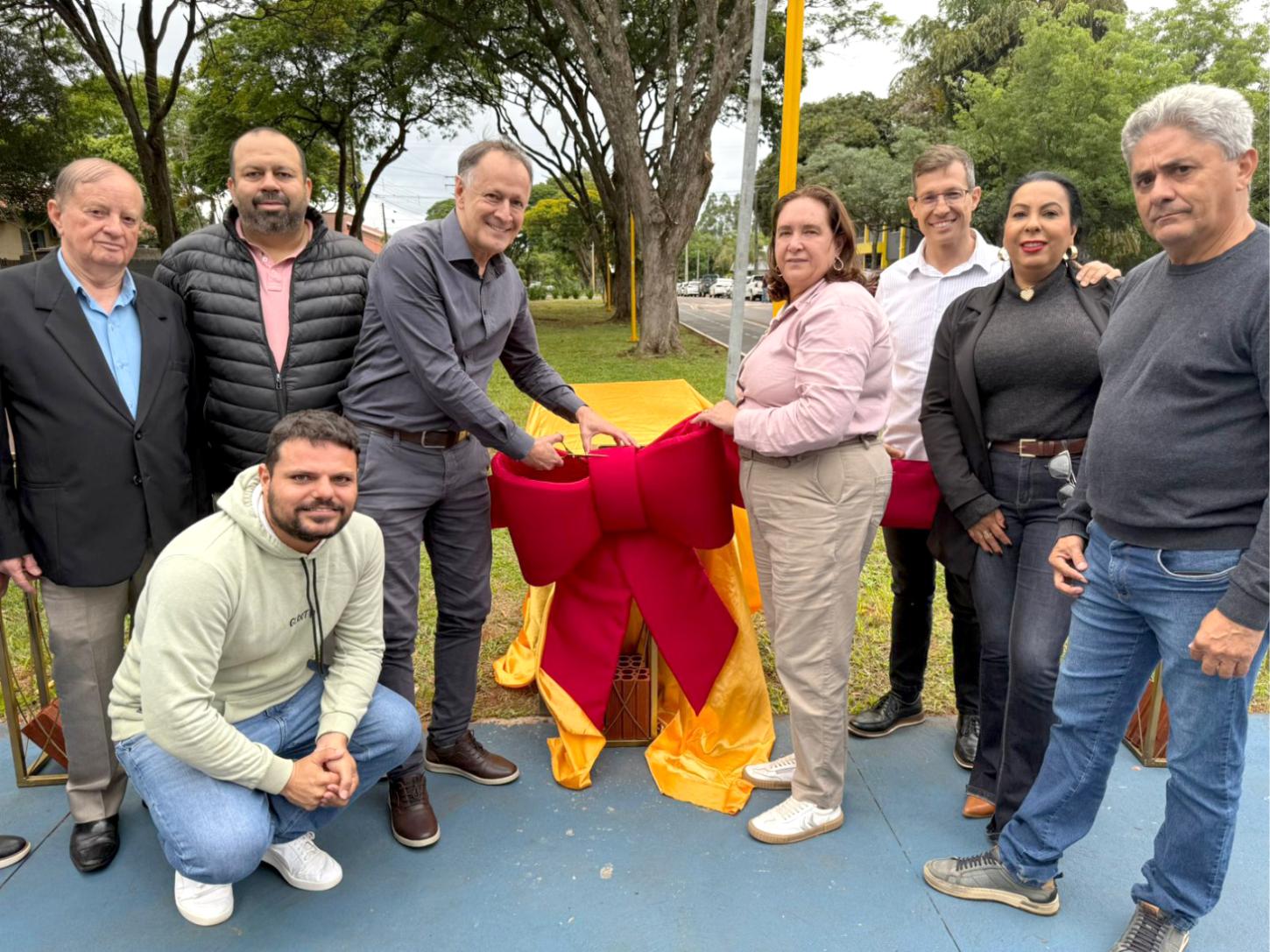 Prefeito Ivan Reis inaugura nova pista de caminhada em Terra Roxa
