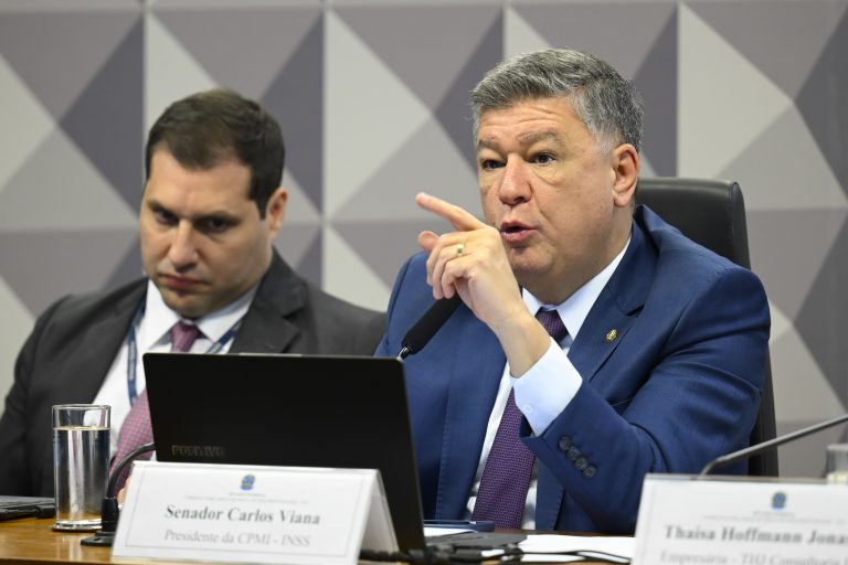 Presidente da CPMI do INSS ameaça pedir prisão para convocados que adiam depoimento