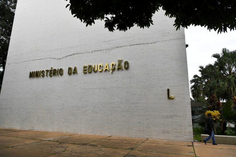 Projeto aumenta previsão de cargos para o Ministério da Educação no Orçamento de 2025