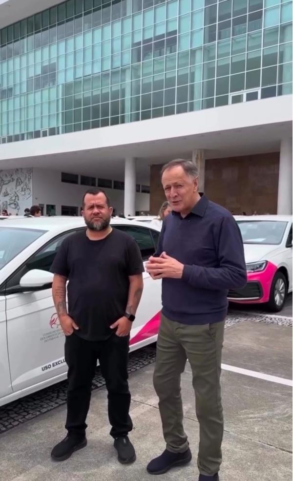 Terra Roxa recebe carro para políticas sociais