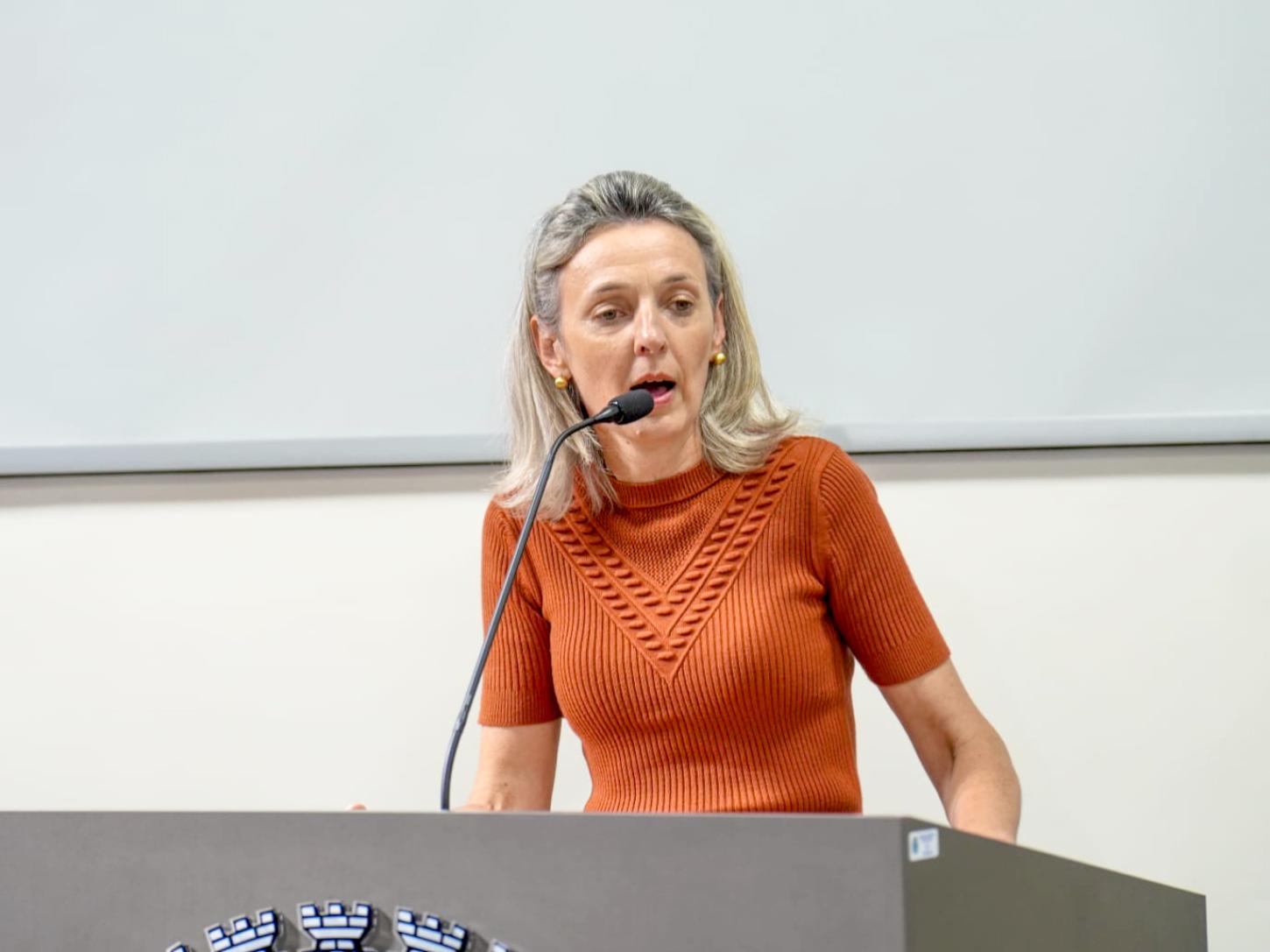 “Vereador de oposição não atrapalha, cobra o que a população pede”, afirma Nissandra