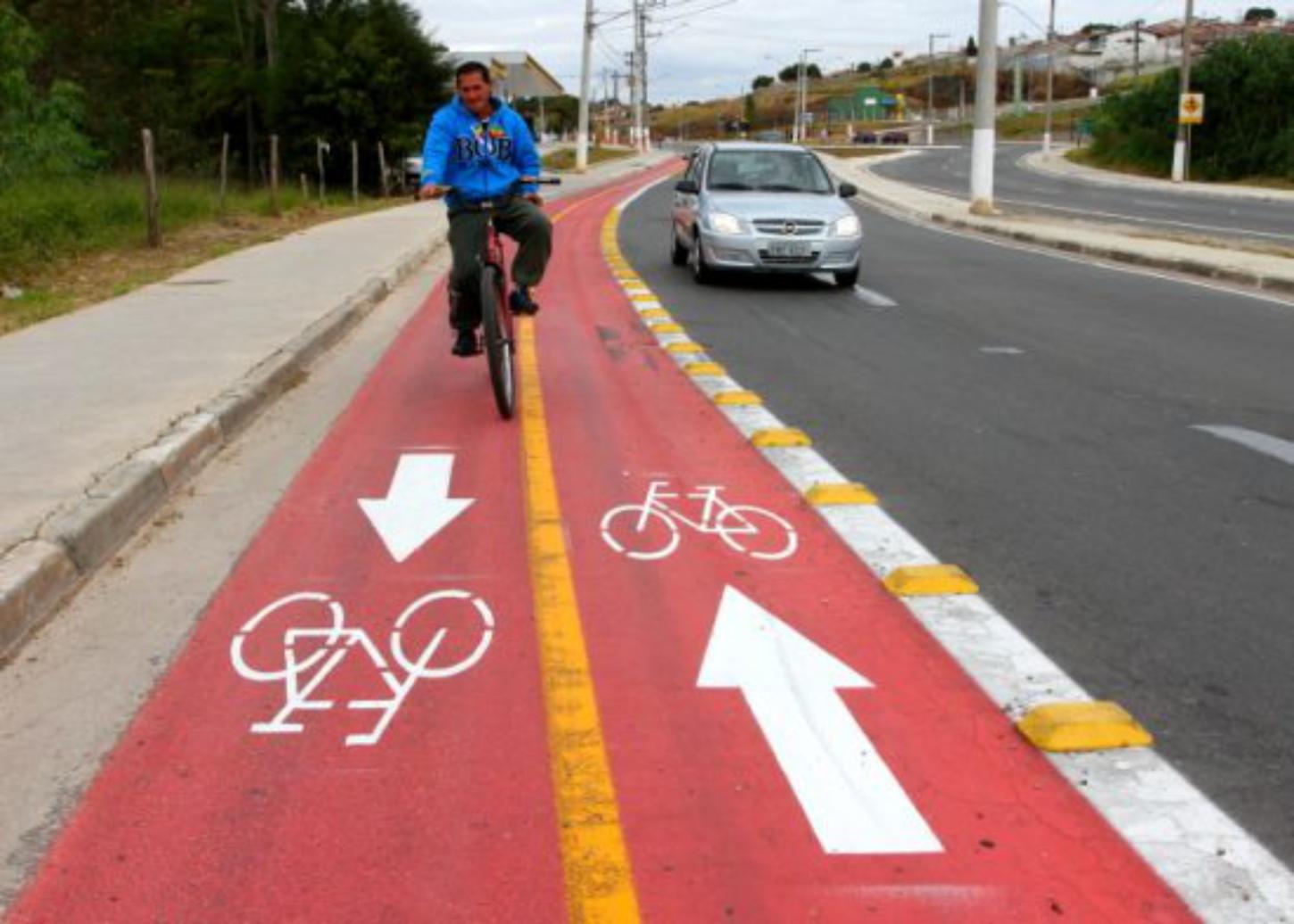 Cor vermelha em ciclovias é obrigatória desde 2008, conforme normas do Contran