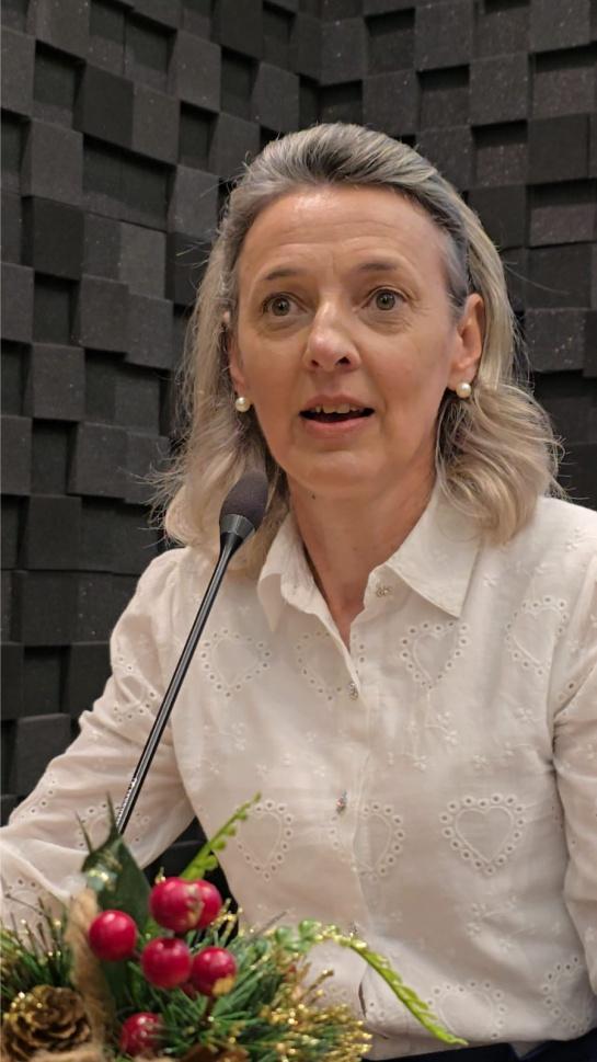 Nissandra cobra dedicação integral em cargos públicos