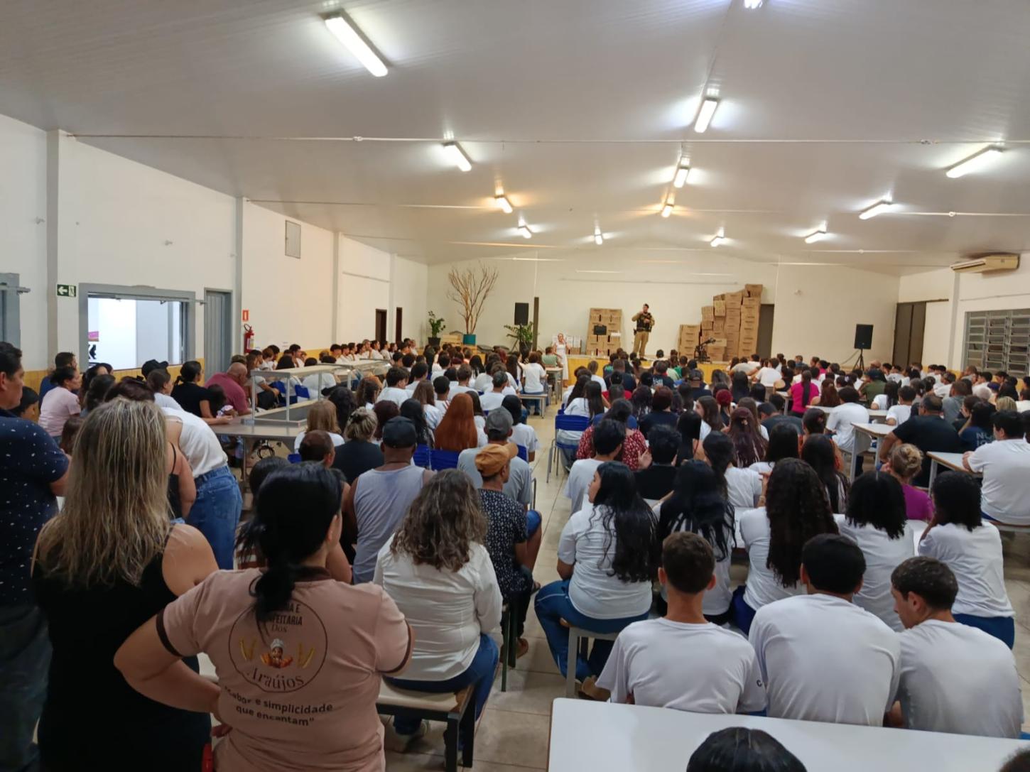 Reunião com pais, alunos e a Patrulha Escolar foi realizada no dia 10 de fevereiro