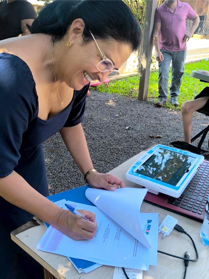 Momento de muita alegria marcou a entrega do equipamento à família de Maripá