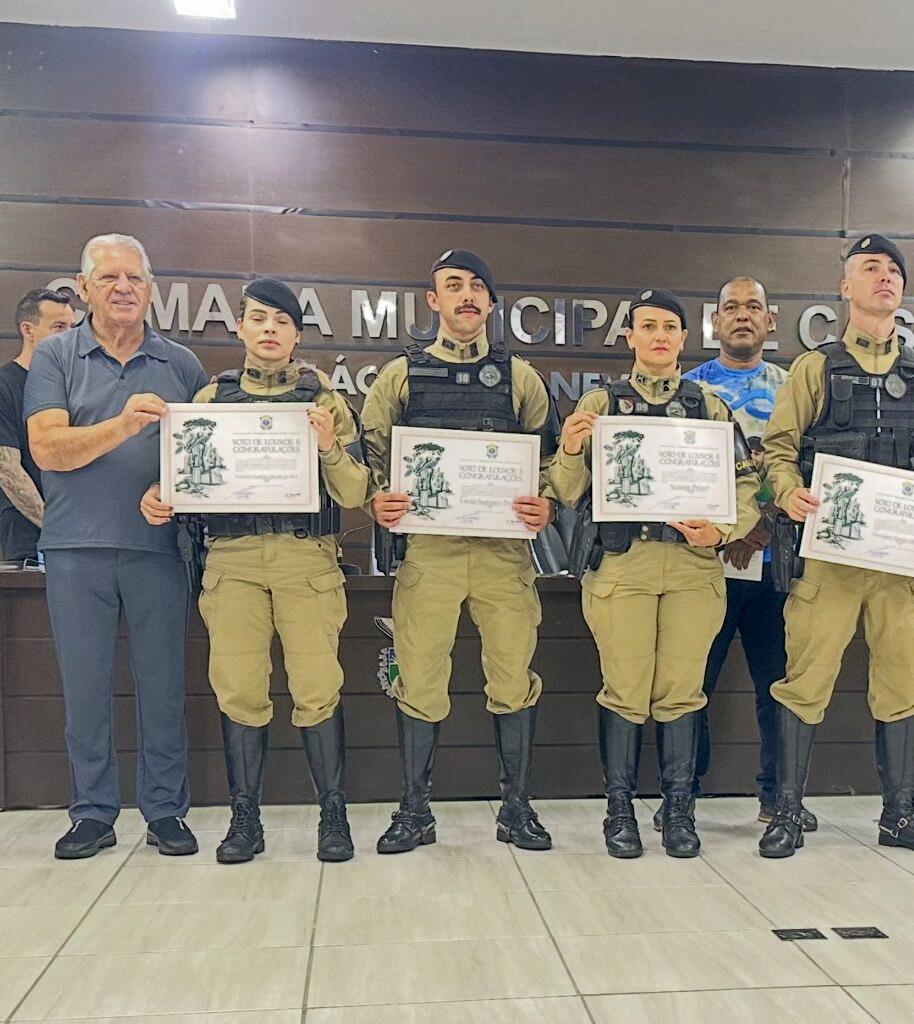 Câmara de Cascavel homenageia policiais da ativa de Cascavel