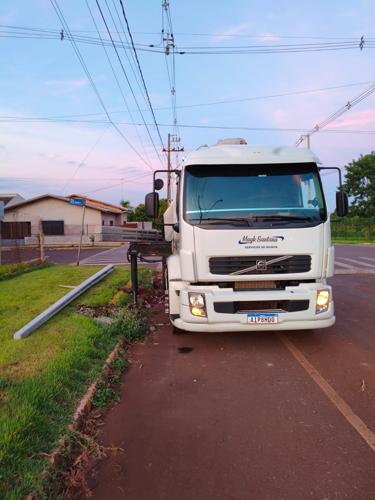 Postes com câmeras do Palotina Cidade Segura são substituídos após caminhão ter derrubado