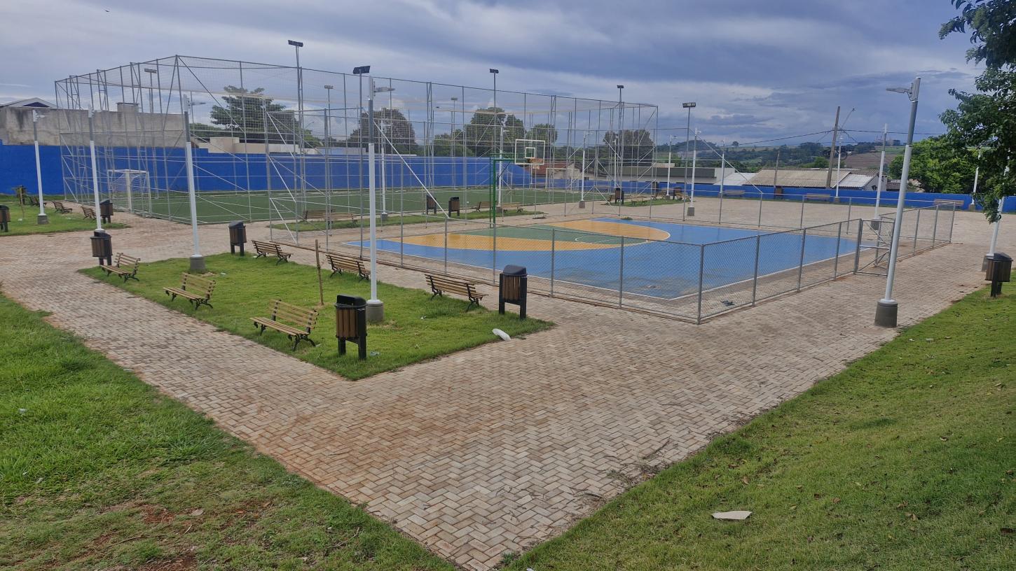 Projeto homenageia esportistas em Quadras Poliesportivas de Palotina