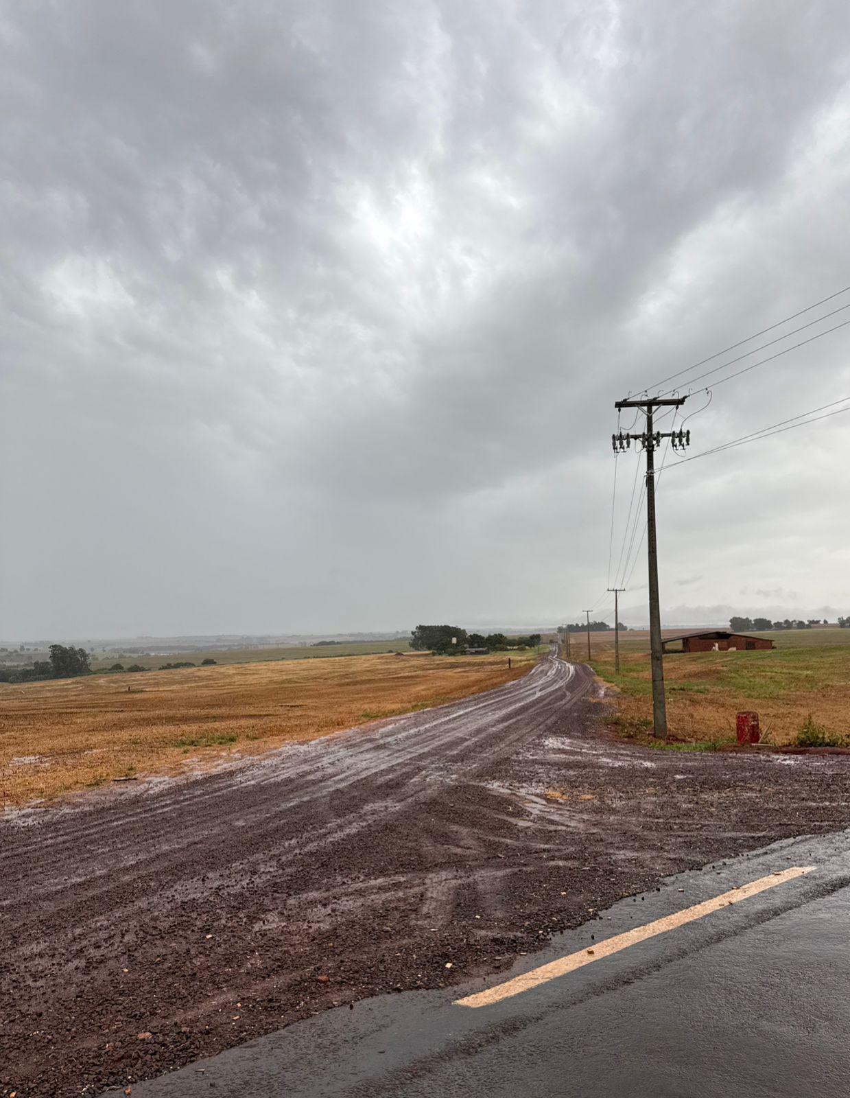 Promessa vira lama: agricultores da Linha Aratiba perdem a paciência com descaso do poder público