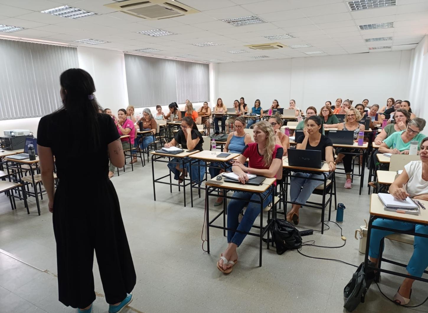 Semana Pedagógica prepara profissionais da educação para início do ano letivo em Palotina