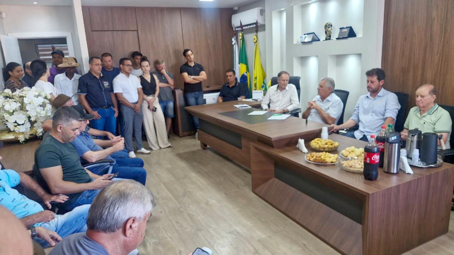 Sperafico visita Terra Roxa, presta contas e discute cenário político com lideranças