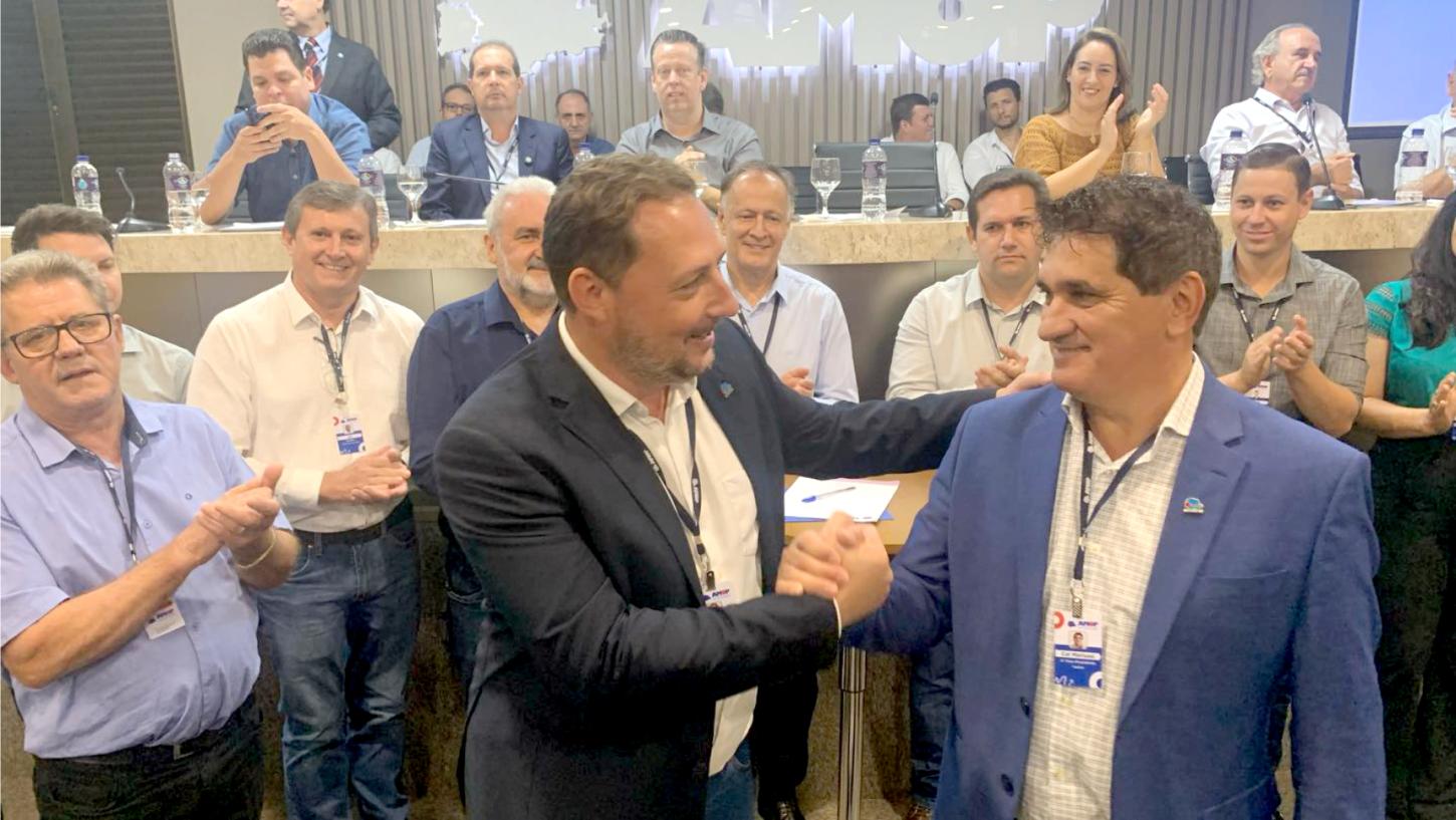 Darlan Scalco participam de assembleia da AMOP