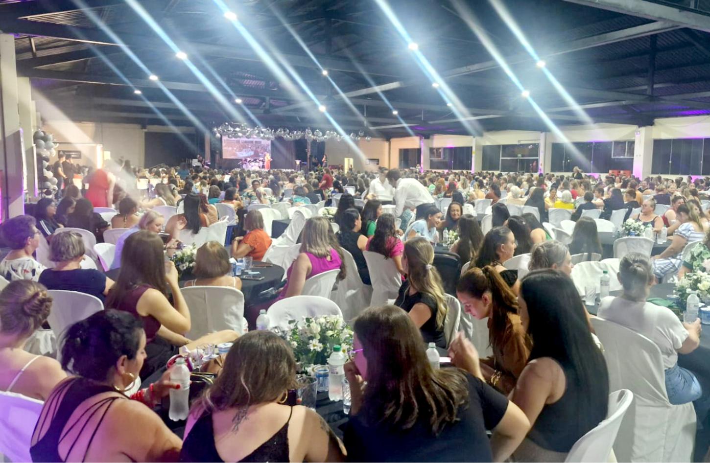 Mais de 1,2 mil mulheres participam de evento especial em Maripá