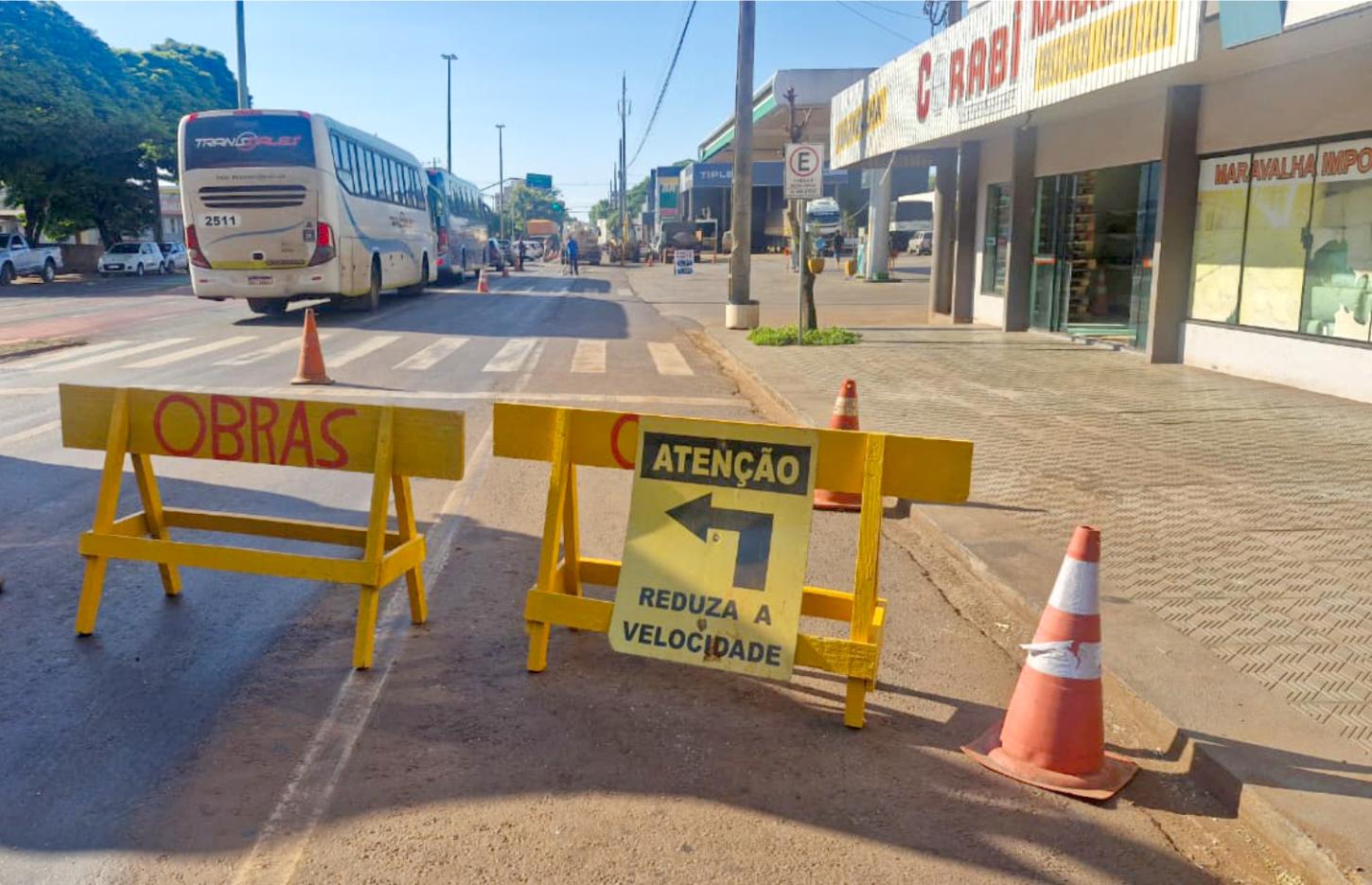 Manutenção na Av. Presidente Kennedy interdita meia pista